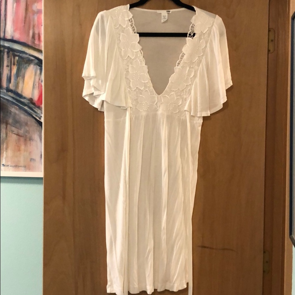 Lace Detail V-Neck White Dress